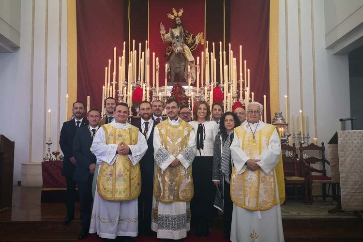 Bendicen en un acto solemne y multitudinario la nueva imagen del Cristo de la Pollinica