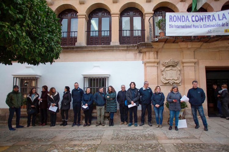Trabajadores de Turismo de Ronda se concentran para exigir un nuevo convenio
