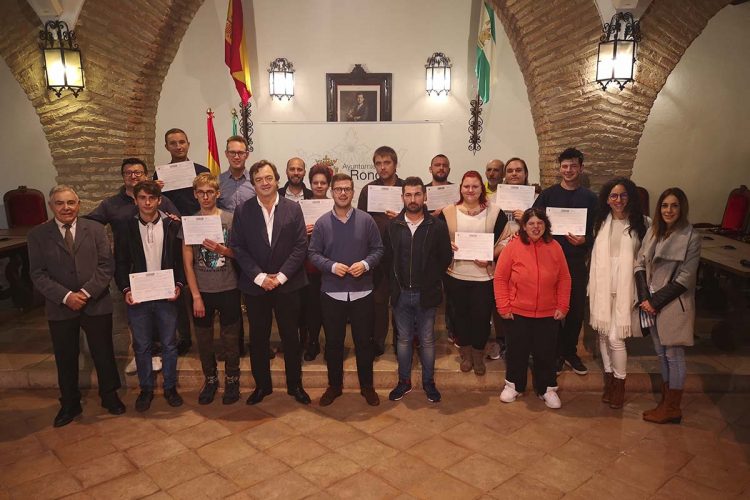 El Ayuntamiento ofrece una recepción al grupo de estudiantes alemanes que están realizando sus prácticas laborales en empresas de Ronda