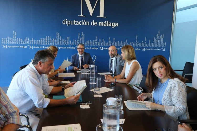 El Gobierno de la Diputación (PP y Cs) señala que el PSOE está utilizando los ayuntamientos que gestiona con fines partidistas