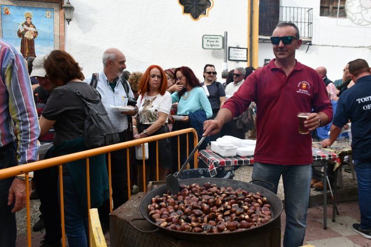Pujera celebró con una gran participación de público su tradicional Fiesta de la Castaña