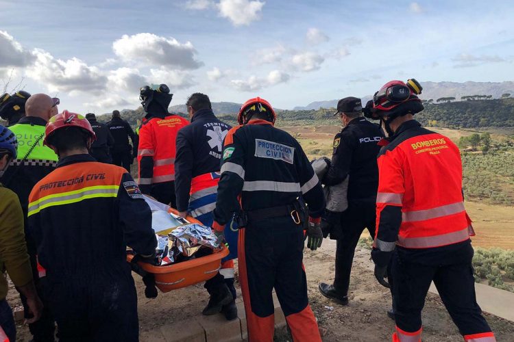 Localizan con vida a un turista australiano que ha pasado toda la noche en el fondo del Tajo tras sufrir un accidente