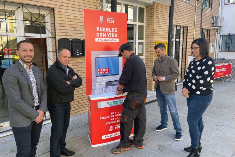 El PSOE pone en marcha una campaña para reclamar que todos los municipios de la Serranía cuenten con cajeros automáticos