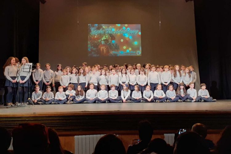 Más de 200 alumnos participan en el Certamen Escolar de Villancicos que organiza Educación