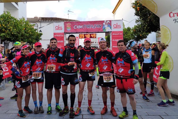 Los corredores del Club Harman Trail Running colocaron la bandera de Ronda en Faraján, Lisboba y Sanlúcar de Barrameda