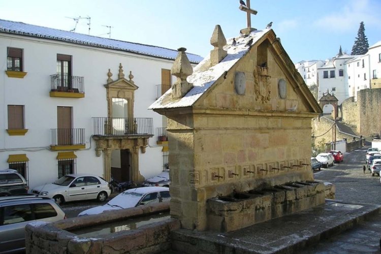 El Ayuntamiento anuncia la inminente reparación de la Fuente de los Ocho Caños