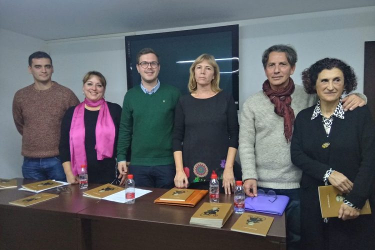 Cultura entrega a la escritora María Álvarez el premio de poesía ‘Ciudad de Ronda’