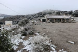 Otra estampa que ha dejado la nevada de la tarde de este lunes. 