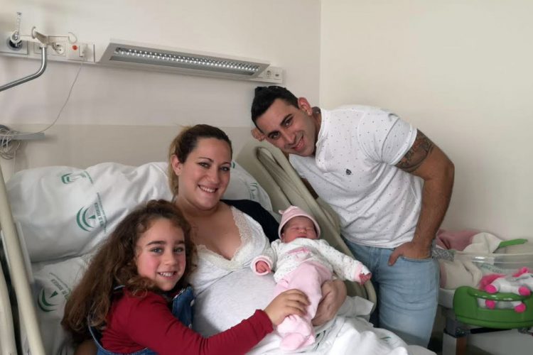 La rondeña Daniela se convierte en el primer bebé que nace en la Serranía en 2020