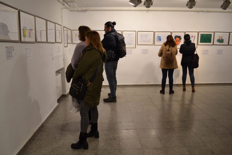 La Casa de la Cultura acoge una exposición de dibujos de niños víctimas de violencia de género