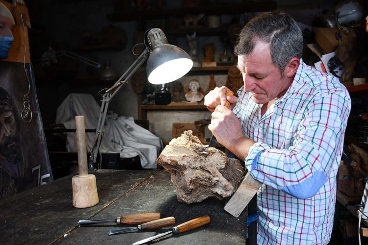 El escultor parauteño Diego Guerrero expndrá su colección denominada ‘Emociones’ en Torre del Mar