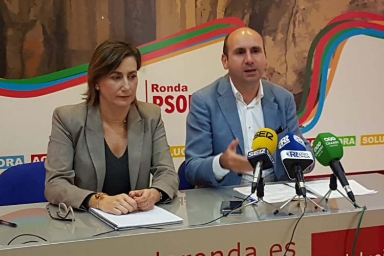 El PSOE, después de 40 años gobernando Andalucía, se da cuenta ahora de que la carretera Ronda-San Pedro tiene deficiencias
