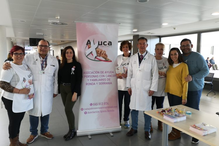 Ayuca instala tres mesas informativas por el Día mundial contra el cáncer