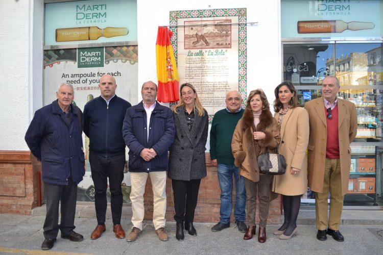 Colocan un mosaico en carrera Espinel explicando por qué se conoce a esta calle como La Bola