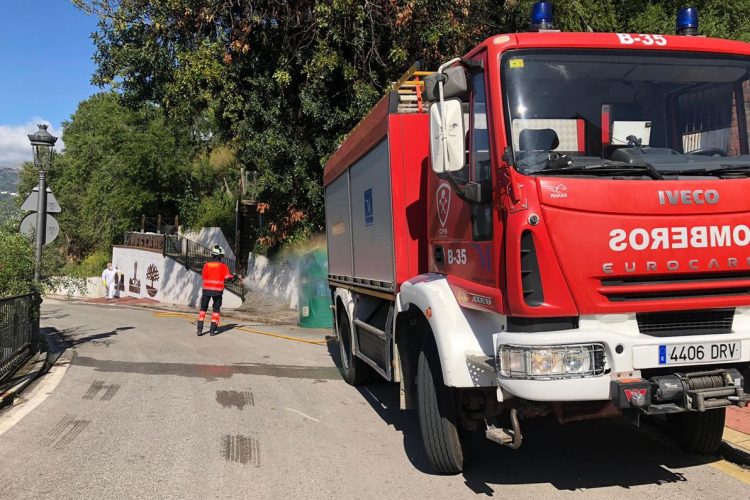 Los efectivos del Consorcio Provincial de Bomberos mantienen el operativo de desinfección en municipios de la Serranía