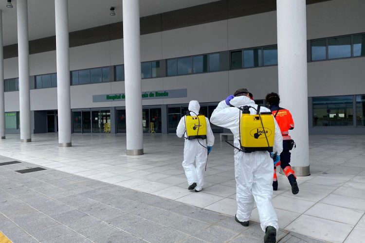 El número de casos de contagio por coronavirus en Ronda se sitúa en 24 y se produce un quinto fallecimiento en el Hospital de la Serranía