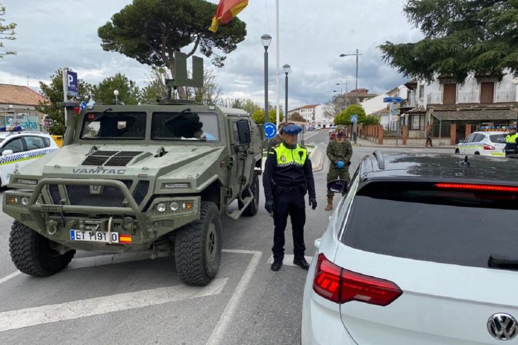 La Policía Local y la Legión intensifican los controles en las calles rondeñas para el cumplimiento de las normas del estado de alarma