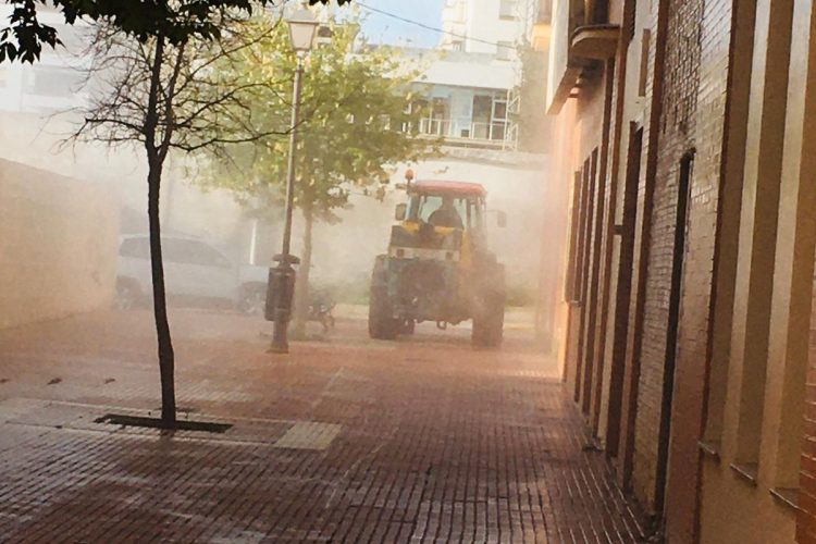 Los agricultores de las pedanías vuelven a colaborar con el Ayuntamiento en la desinfección de la ciudad