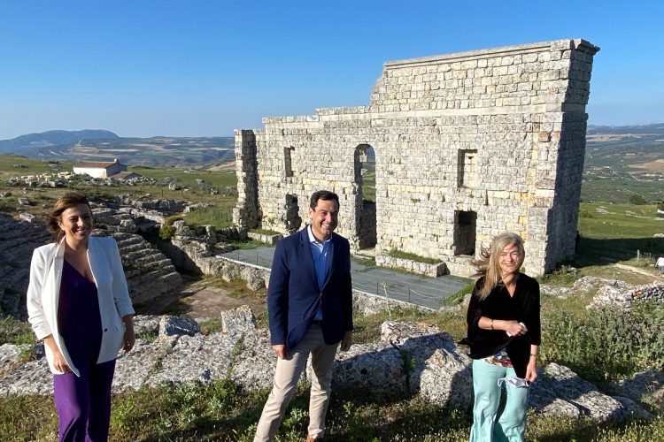 El presidente andaluz anuncia una inversión de 500.000 euros para la puesta en valor del yacimiento de Acinipo