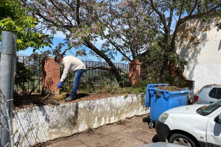 La Concejalía de Tráfico realiza mejoras en los aparcamientos de el antiguo cuartel y en El Castillo