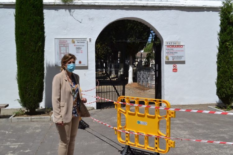 El Ayuntamiento realiza la reparación de parte del tejado del patio 2 del Cementerio de San Lorenzo