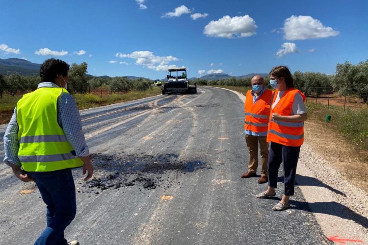 La Junta inicia el asfaltado de la variante de Arriate que estará lista para este verano