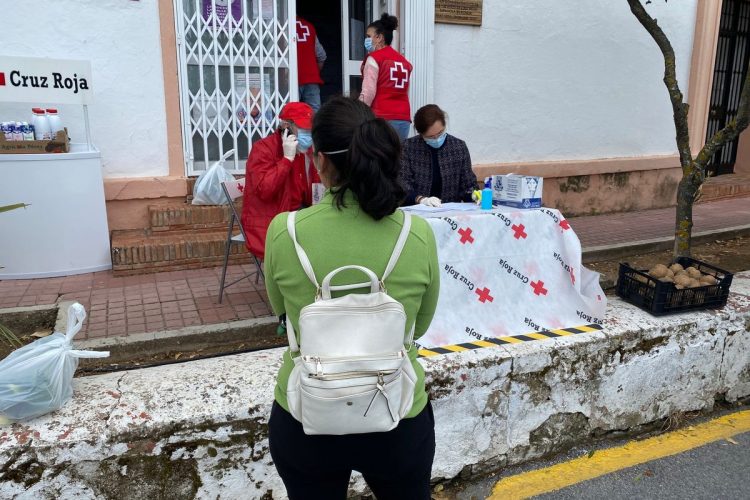 Asuntos Sociales y Cruz Roja atienen a 430 familias rondeñas con dificultades económicas