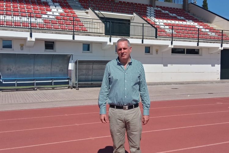 Los deportistas federados ya se pueden entrenar en la pista de atletismo del campo de fútbol