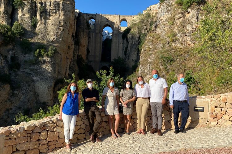 El Ayuntamiento finaliza la restauración integral del histórico camino del Albacar: une la Puerta del Viento, el Arco del Cristo y el Campillo