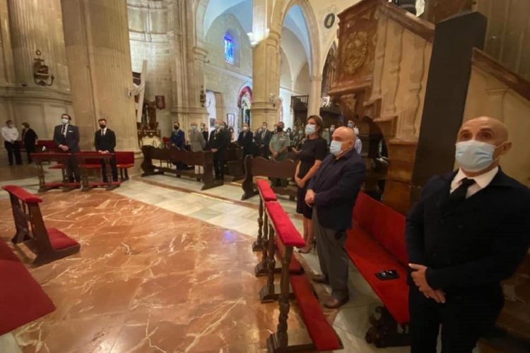 Ronda dedica un homenaje a las personas fallecidas por Covid-19 y a los colectivos y personas que han luchado para contener la pandemia