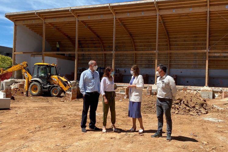 La nueva zona de esparcimiento del edificio del mueble rondeño estará lista para julio