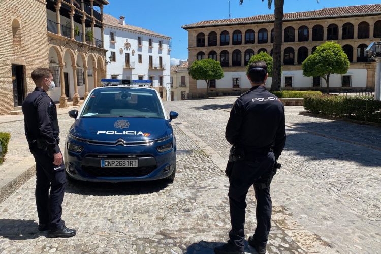 La Policía Nacional detiene a un sujeto que intentó robarle por la fuerza la mochila a un vecino de Ronda