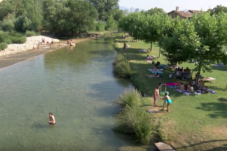 El Ayuntamiento inicia la redacción de los informes para recuperar los históricos baños del río Guadalevín: ‘La playita’