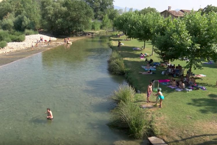 El Ayuntamiento inicia la redacción de los informes para recuperar los históricos baños del río Guadalevín: ‘La playita’