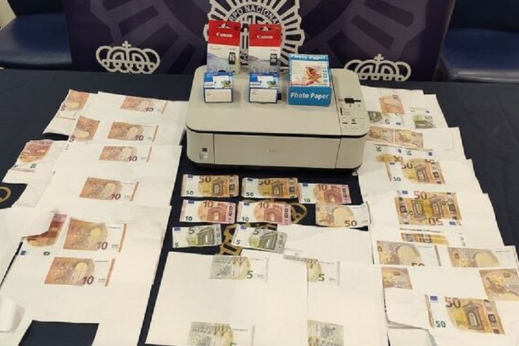 La Policía Nacional detiene a un joven de Ronda por falsificar billetes en su domicilio con una impresora multifunción