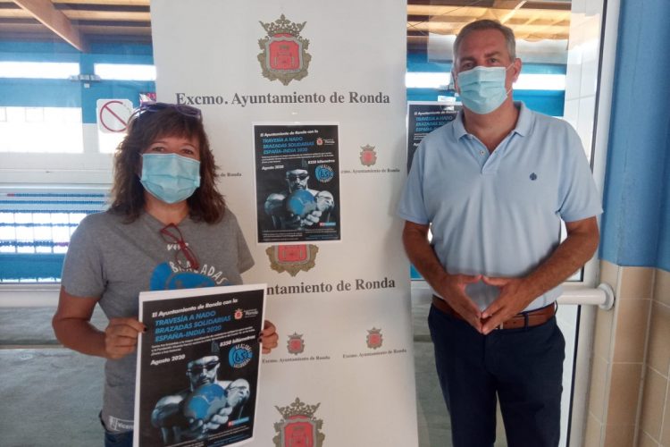 Ronda participa un año más en ‘Brazadas solidarias’ que cambia de formato por la crisis sanitaria
