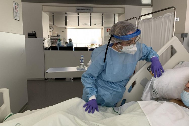 La UCI del Hospital ya tiene sus seis camas operativas, no se ha registrado ningún nuevo contagio por Covid y se curan 23 personas