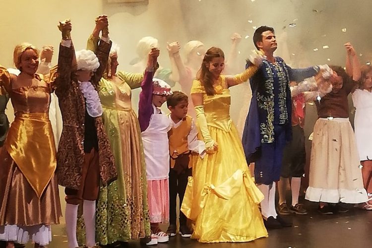 La actividad cultural regresa al Teatro Vicente Espinel con el espectáculo musical ‘Bella y Bestia’