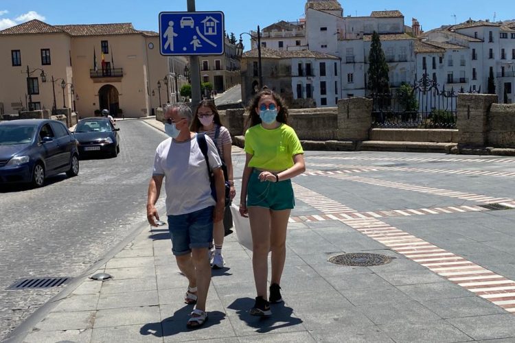 La semana se cierra con una ligera baja de contagios Covid y con menos presión asistencial en el Hospital de la Serranía