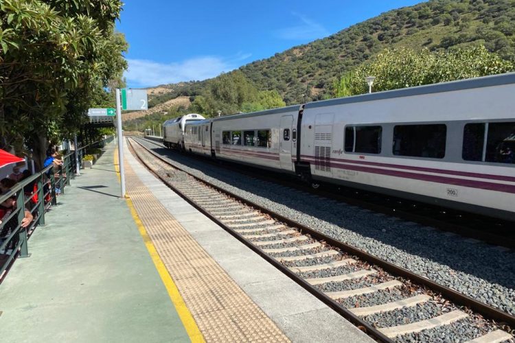 La Diputación pide al Gobierno de Sánchez que impulse el transporte ferroviario en la Serranía de Ronda