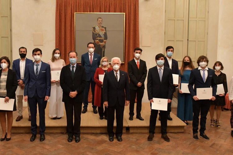 La Real Maestranza de Caballería de Ronda premia la excelencia de estudiantes de la Serranía con sus becas y menciones