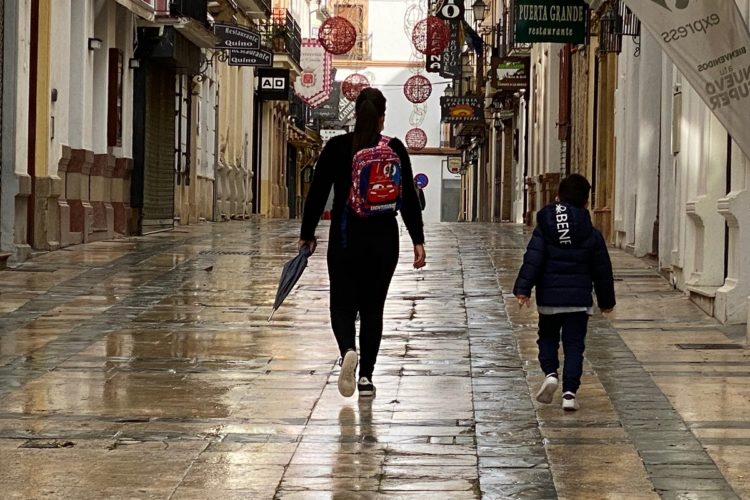 La alcaldesa pide a la Junta el cierre temporal de colegios e institutos de Ronda ante el incremento de contagios Covid