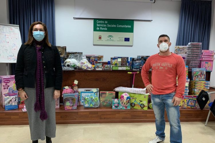 Bienestar Social inicia el reparto de juguetes para que ningún niño se quede sin regalo de Reyes