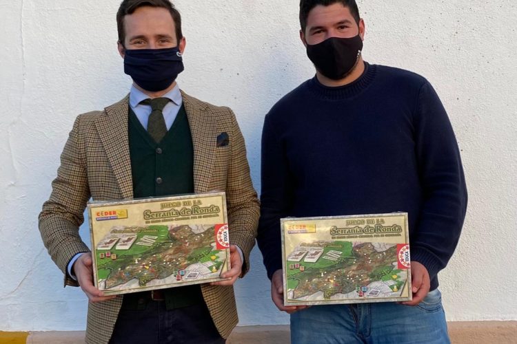 El Ayuntamiento y la Asociación de Vecinos de El Fuerte entregan los premios del I Certamen de Dibujo Navideño