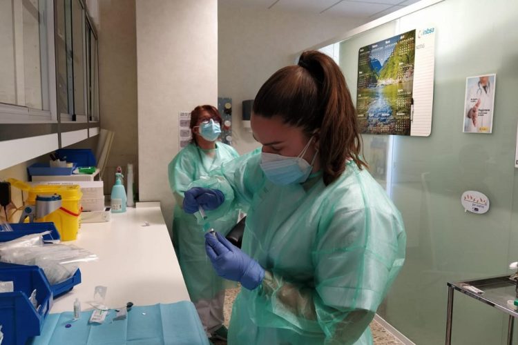 2020 se marcha, por fin, dejando más de 2.000 contagios por Covid en la Serranía desde el comienzo de la pandemia