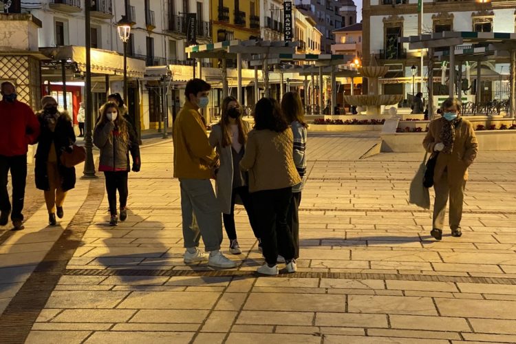 La tasa de incidencia se dispara en Ronda hasta alcanzar los 882,6/100.000 habitantes y el fin de semana deja otro fallecido por Covid