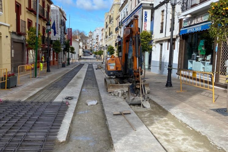 Las obras de reparación de la calle Virgen de la Paz provocan desvíos provisionales de tráfico