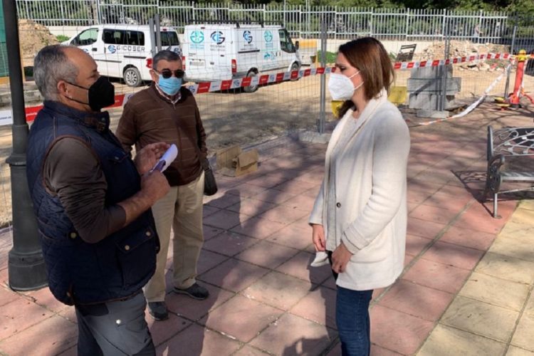 El Ayuntamiento amplía las canalizaciones de pluviales en la trasera de la barriada de La Harinera