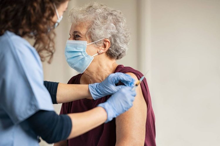 Las vacunas de Pfizer contra el Covid se pondrán este jueves y viernes al tramo de personas de mayor de edad de Ronda