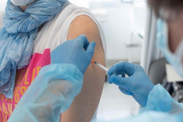 Andalucía abrirá la vacunación a los jóvenes de 19 a 16 años la próxima semana